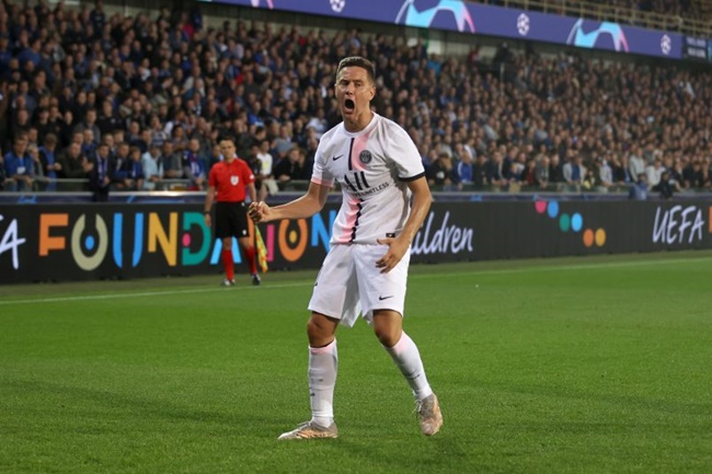 Ander Herrera xúi quẩy bị cướp tại PSG