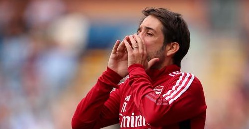 Bản hợp đồng giúp Arsenal dẫn đầu EPL ở pha bóng cố định