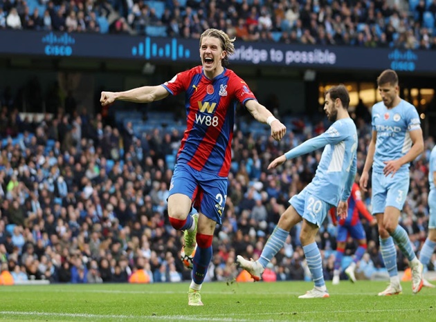 Làm trái ý HLV, điệp viên Chelsea nhấn chìm Man City