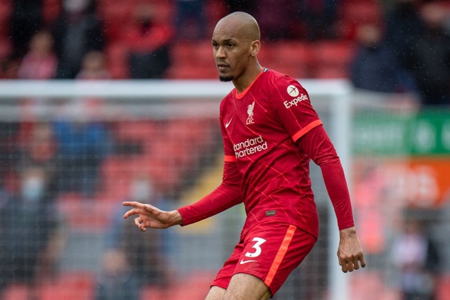"Cậu ấy như một Van Dijk ở hàng tiền vệ"
