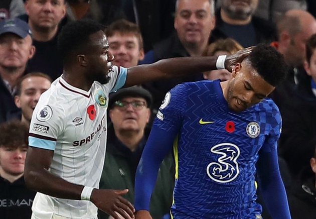 4 điều bạn có thể bỏ lỡ trận Chelsea 1-1 Burnley: Reece James bị nhấn đầu