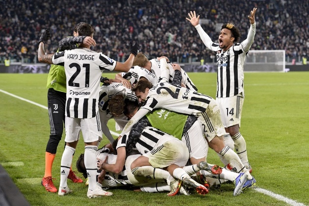 Bước ngoặt thẻ đỏ, bàn thắng phút bù giờ giúp Juventus đánh bại Fiorentina