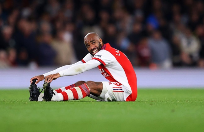 "Cậu ấy đang chiến đấu vì tương lai của mình tại Arsenal"