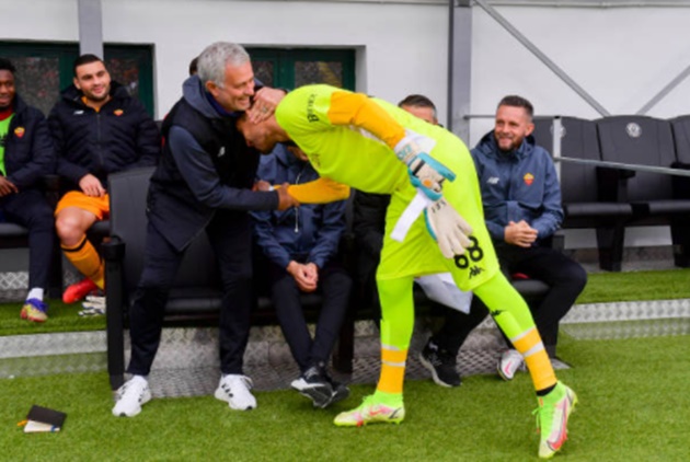 Mourinho thua muối mặt trong ngày tái ngộ trò cũ ở Man Utd