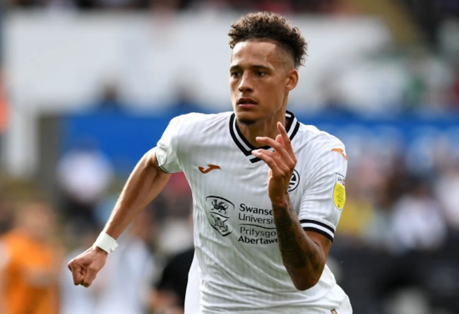 Liverpool bất bình, muốn triệu tập một cầu thủ về Anfield