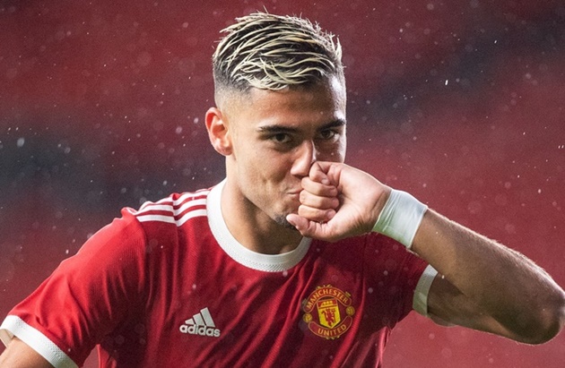 Andreas Pereira solo ghi bàn đẹp mắt