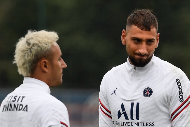 Donnarumma công khai suy nghĩ về việc cạnh tranh với Navas
