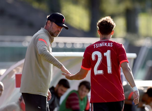 Andy Robertson chấn thương, cờ đến tay Kostas Tsimikas