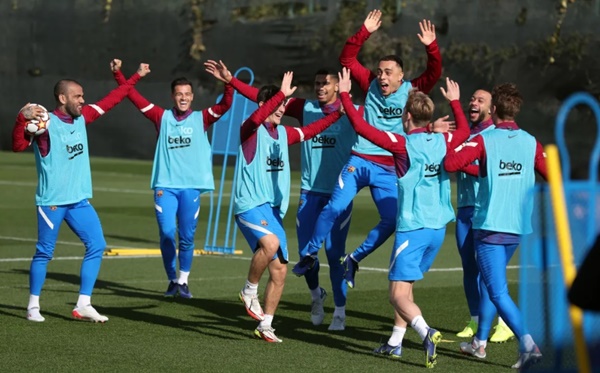 Ảnh bài viết Thái độ khó tin của dàn sao Barca trước trận chiến sinh tử tại Champions League