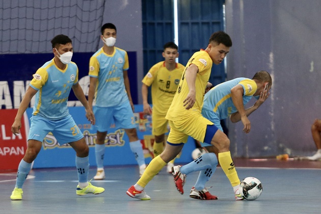 Thái Sơn Bắc thua sốc; Trận cầu 10 bàn thắng