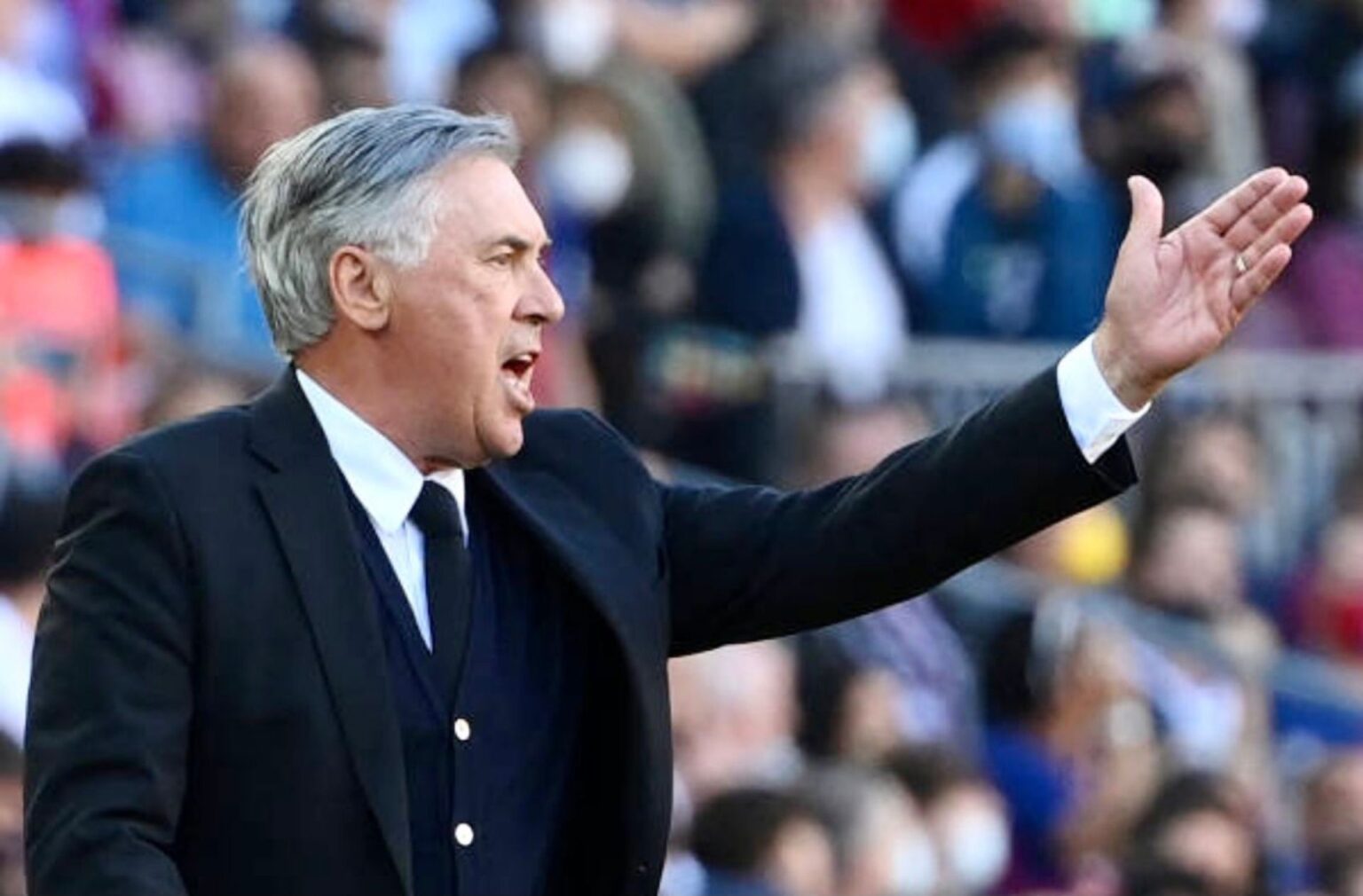 Ảnh bài viết Ancelotti: "Dẫn dắt Real Madrid, sẽ tốt hơn nếu lái 1 chiếc Ferrari thay vì Fiat 500"