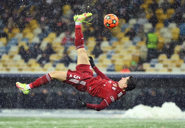 Ảnh bài viết Cú ngả bàn đèn khẳng định Lewandowski là số một