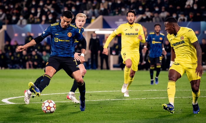 Trận Villarreal 0-2 Man Utd gặp sự cố khiến tất cả ngơ ngác