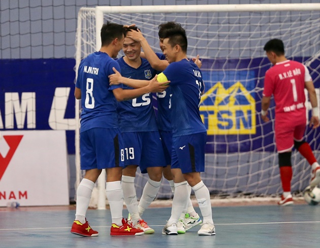 Hâm nóng đại chiến; Thái Sơn Nam ung dung