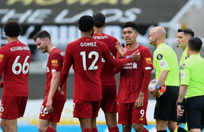 Liverpool nhận cú hích trước chặng đua khốc liệt