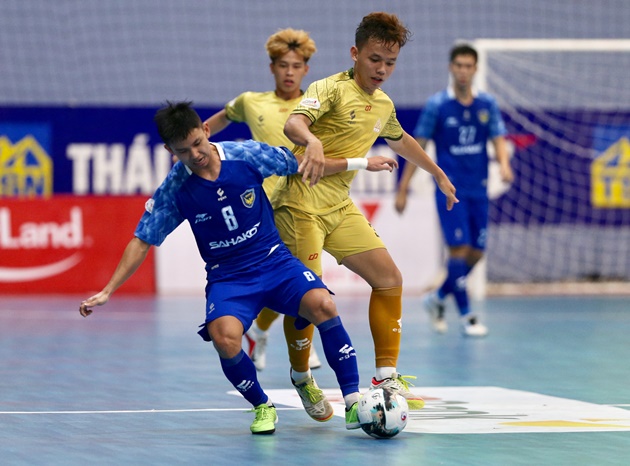 Sahako FC lỡ ngôi đầu