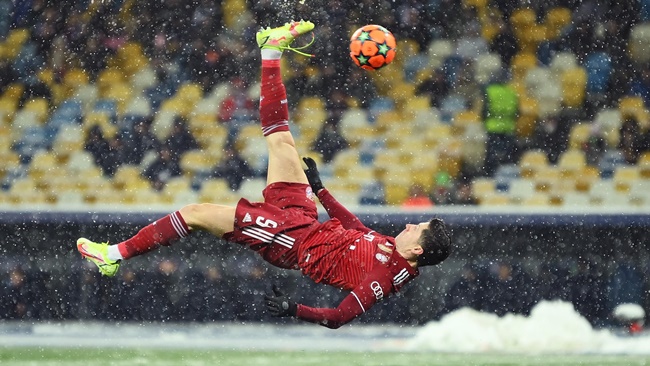 Lewandowski tiết lộ bí quyết sung mãn ở tuổi 33