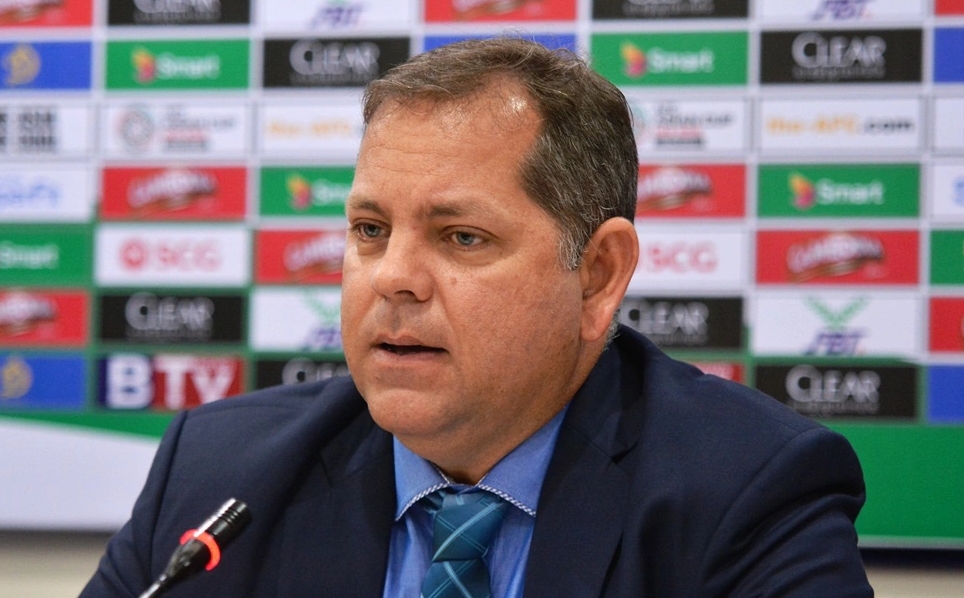 HLV Vitorino: 'Keisuke Honda chỉ giúp bóng đá Campuchia làm hình ảnh'