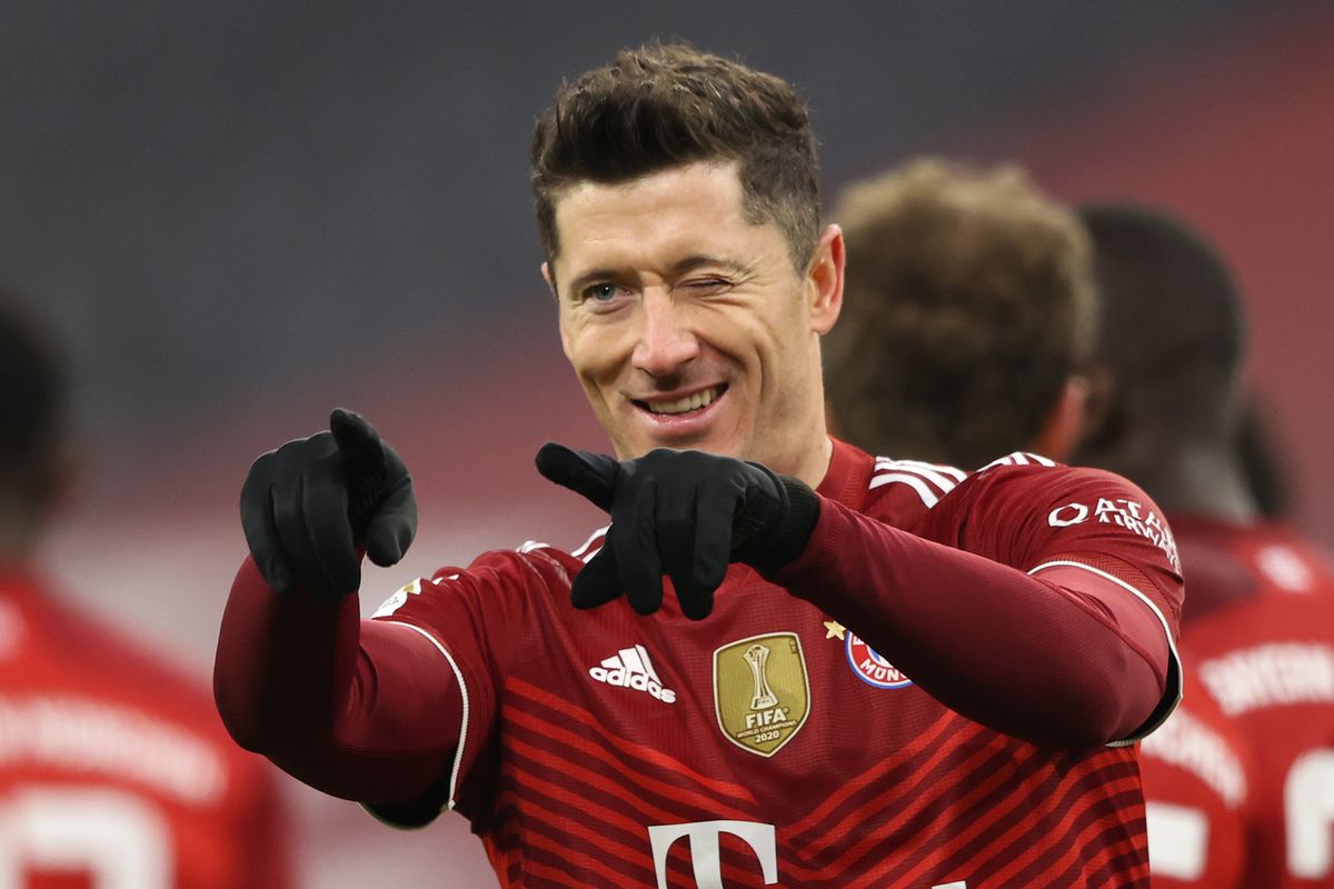 Lewandowski nêu thẳng ý kiến về VAR