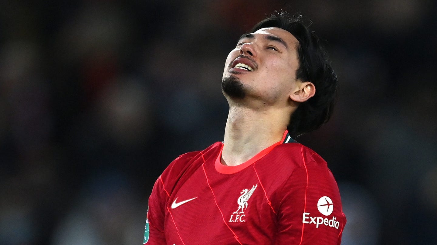 Vắng Salah, Mane, hàng công Liverpool như "hổ không nanh vuốt"