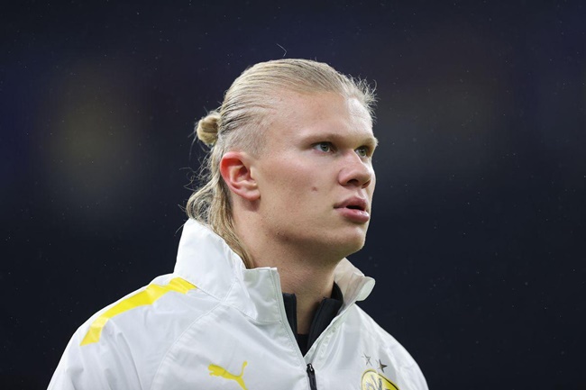 Bị Haaland tố gây áp lực, sếp lớn Dortmund phản biện