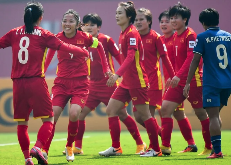Thẻ đỏ của Kanjanaporn có thể khiến tuyển nữ Việt Nam mất lợi thế
