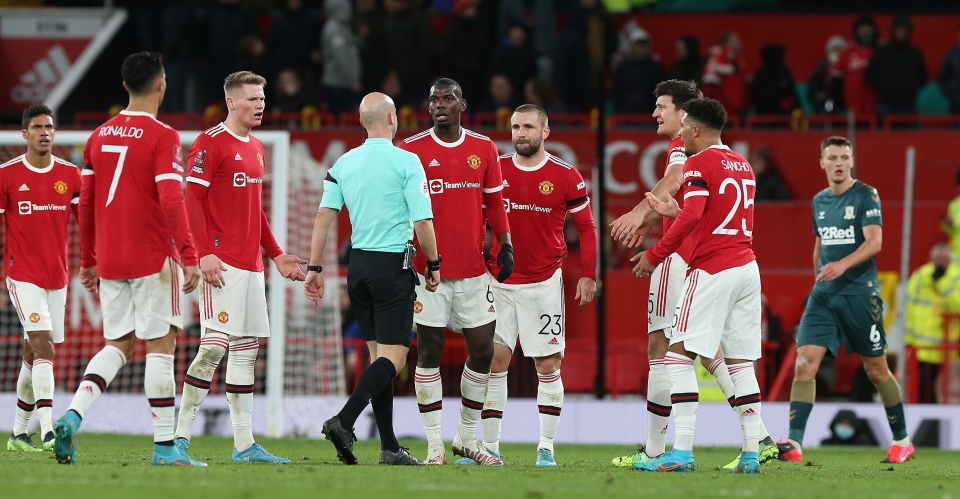 Sau 120 phút, M.U bị Boro loại ở trận cầu Ronaldo hỏng 11m và bàn thắng tranh cãi