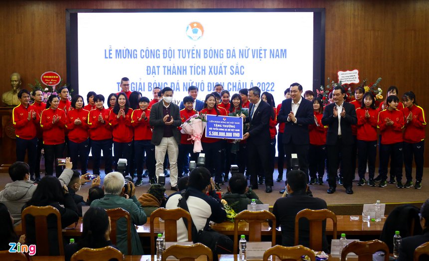 Tuyển nữ Việt Nam được thưởng hơn 20 tỷ đồng và nhiều hiện vật giá trị