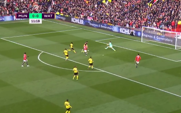 Ảnh bài viết Ronaldo phát ngán với màn "buôn gỗ" của đội trưởng M.U