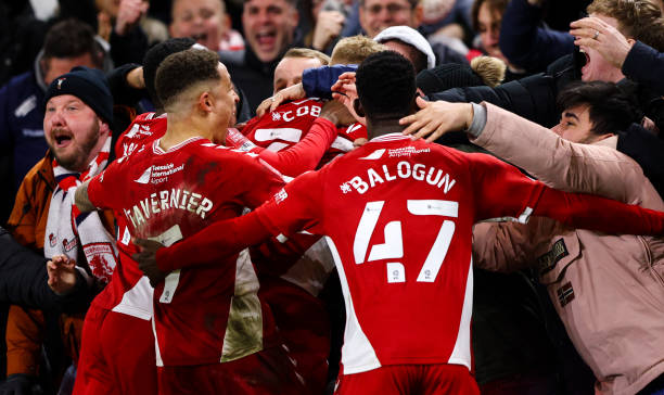 Ảnh bài viết Thu hồi bóng 9 lần, cựu sao Man Utd tiễn Tottenham khỏi Cúp FA 