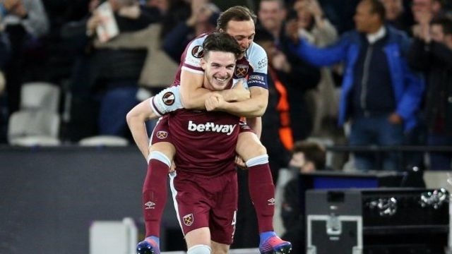 Hạ đẹp Sevilla, sao Premier League gửi thư tuyên chiến đến Barca