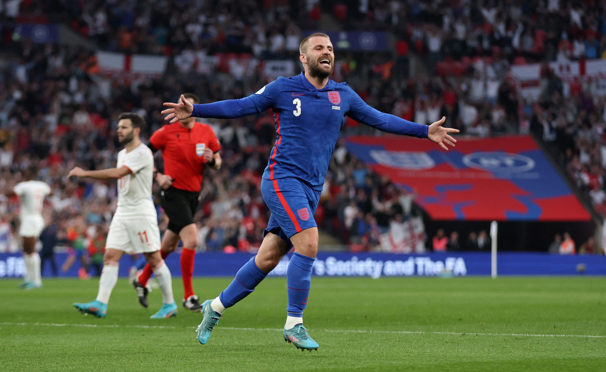 Hình ảnh khác biệt của Luke Shaw