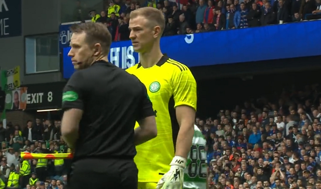 Ảnh bài viết Trận đấu giữa Celtic và Rangers bị ngừng lại vì một sự cố nguy hiểm