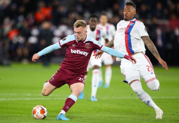 Ảnh bài viết Chơi với 10 người, West Ham kiên cường cầm chân Lyon