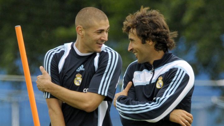 Benzema vượt mặt huyền thoại Raul Gonzalez