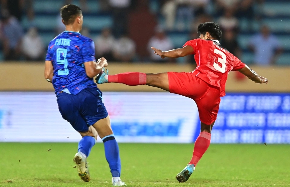 Bốn thẻ đỏ trong 3 phút ở trận U23 Thái Lan gặp Indonesia
