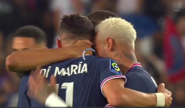 Di Maria khóc nức nở trong vòng tay Mbappe, Neymar
