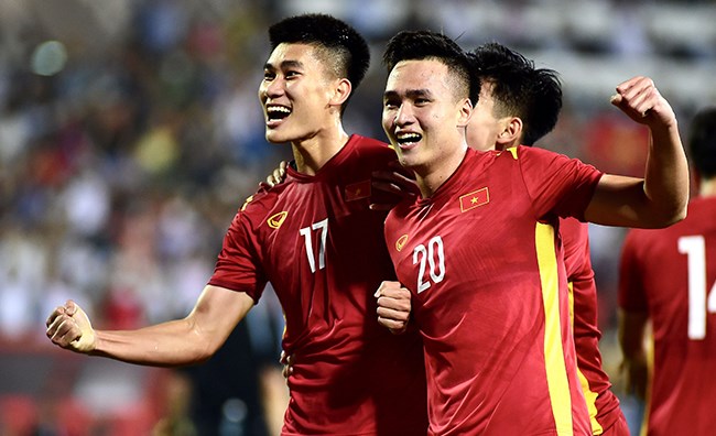 U23 Việt Nam nhận thưởng nóng sau khi đoạt HCV SEA Games