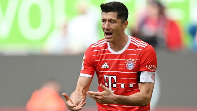 Lewandowski bị đặt dấu hỏi về ý định đến Barca