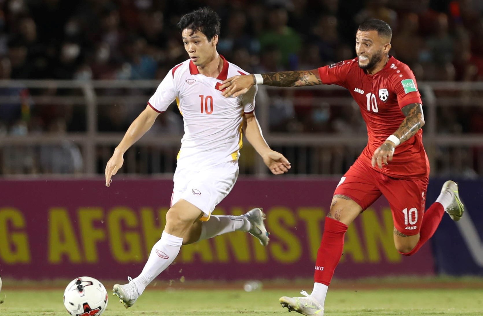 5 điểm nhấn ĐT Việt Nam 2-0 Afghanistan: Họng pháo mới; Cơn đau đầu của thầy Park