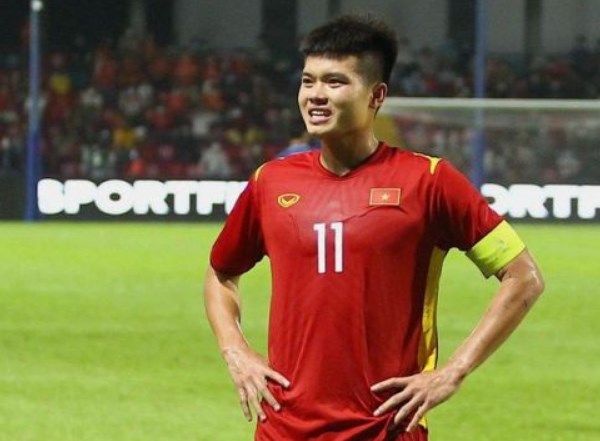 AFC so sánh bàn thắng của Văn Tùng với Van Basten