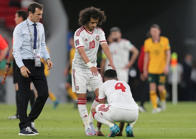 HLV UAE ngợi khen học trò dù hết cơ hội dự World Cup