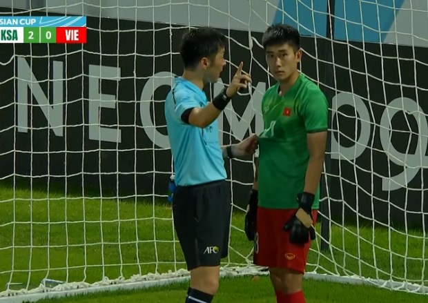 Thủ môn "bất đắc dĩ" U23 Việt Nam: Chỉ là do hoàn cảnh bắt buộc thôi