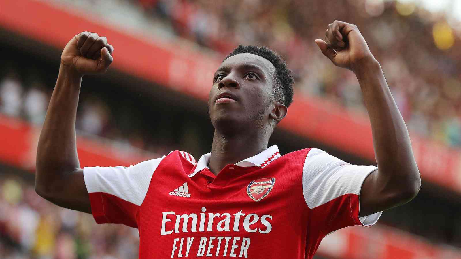 Tiền đạo Arsenal bỏ quốc tịch Anh