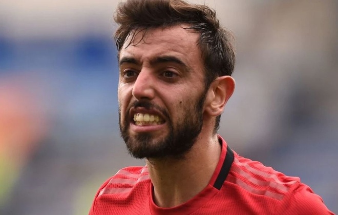 Ảnh bài viết Bruno mắng Fred, Telles vì quay phim ngoài sân tập