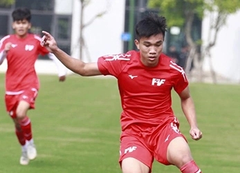 Lê Văn Đô nhận thẻ đỏ trực tiếp ở V-League 2