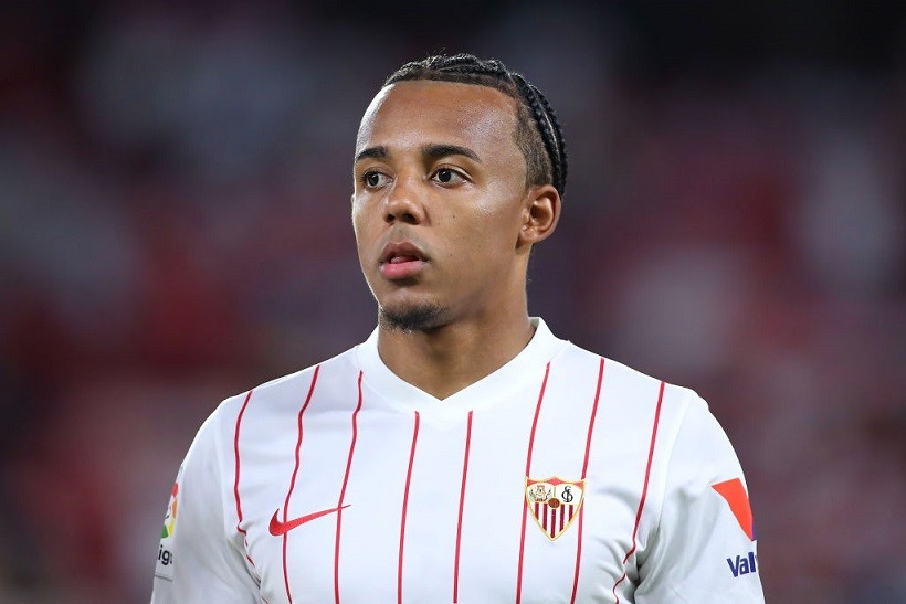 Giám đốc Sevilla phá vỡ im lặng về thương vụ Barca - Kounde