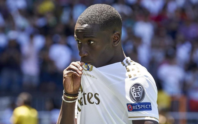 2 ông lớn muốn chiêu mộ Ferland Mendy