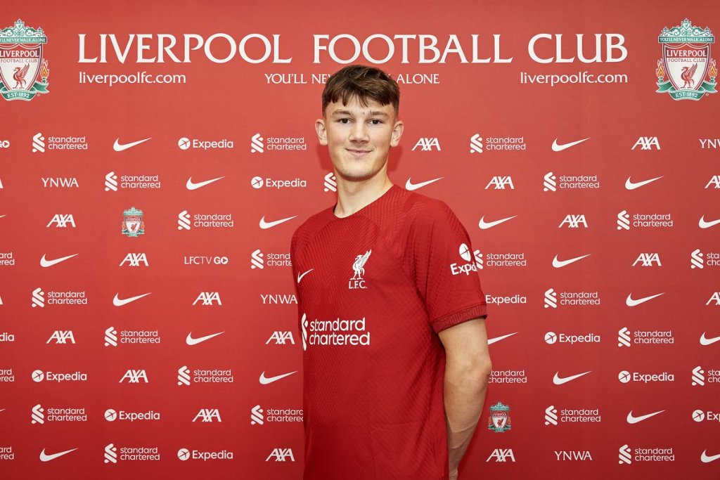 Klopp nêu lý do tân binh Liverpool hủy du đấu