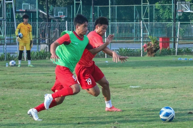 U19 Việt Nam họp rút kinh nghiệm sau trận thua Malaysia